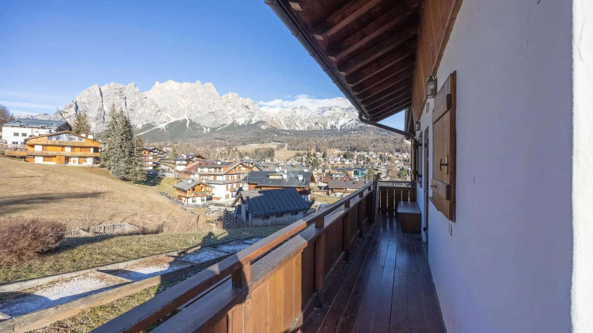 Casa Ronco, Tranquilla E Confortevole Cortina dʼAmpezzo 0*,  Italia